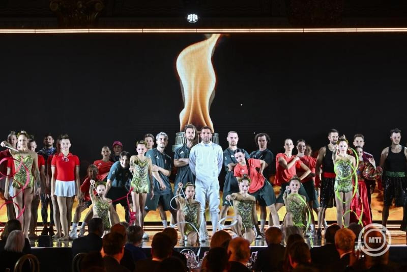 Szilágyi Áron többszörös olimpiai, világ- és Európa-bajnok kardvívó (k) a Magyar Olimpiai Bizottság (MOB) alapításának 130. évfordulója alkalmából rendezett gálaesten a Szépművészeti Múzeumban 2025. december 15-én. MTI/Illyés Tibor