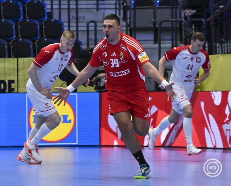 Bodó Richárd (k) gólöröme a dán-norvég-svéd közös rendezésű férfi kézilabda-Európa-bajnokság F csoportjának első fordulójában játszott Magyarország - Lengyelország mérkőzésen a svédországi Kristianstad Arénában 2026. január 16-án. Magyarország-Lengyelország 29-21. MTI/Hegedüs Róbert