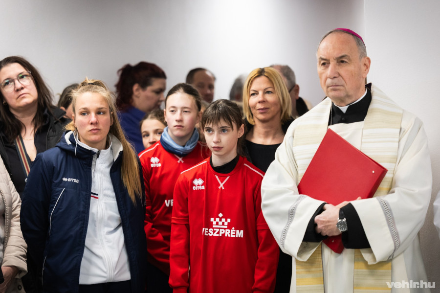 Udvardy György érsek (j)