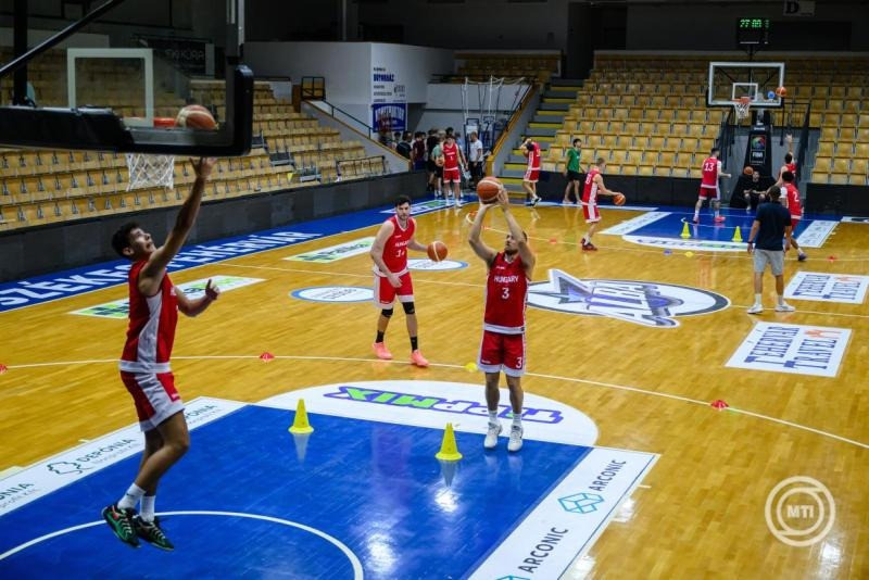 A világbajnoki selejtezőkre készülő férfi kosárlabda-válogatott sajtónyilvános edzése Székesfehérváron 2026. augusztus 18-án. MTI/Vasvári Tamás