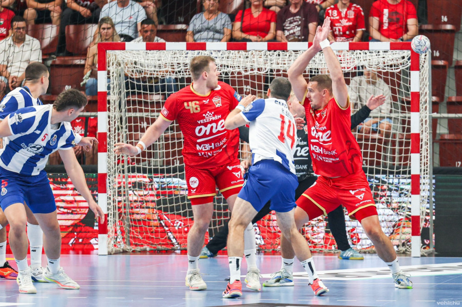 Egyiptomba utazik a One Veszprém