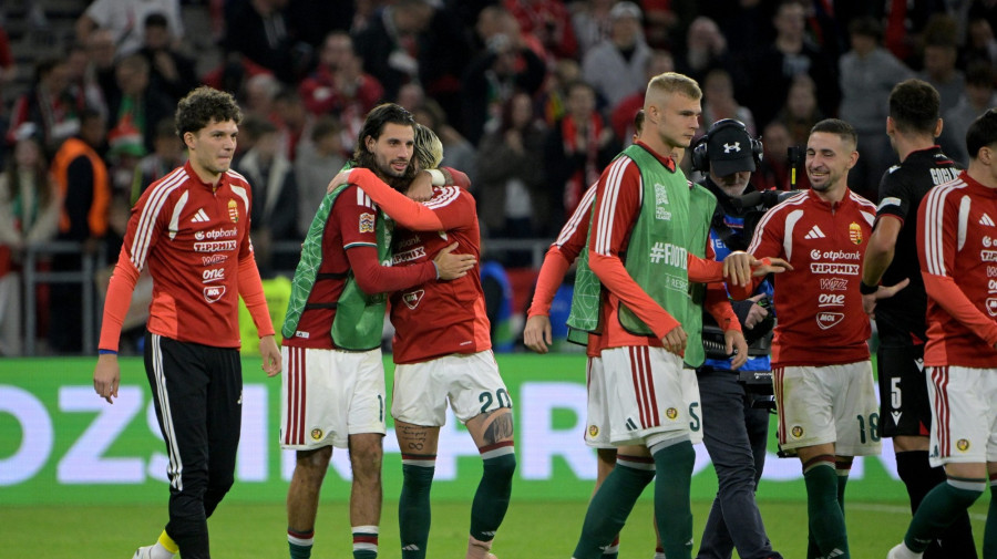 Szoboszlai Dominik (b2) és Tóth Milán (b3) a labdarúgó UEFA Nemzetek Ligája B divíziójának harmadik fordulójában játszott Magyarország - Georgia mérkőzés után a Puskás Arénában 2026. október 2-án. A magyar válogatott 1-0-ra győzött.MTI/Szigetváry Zsolt