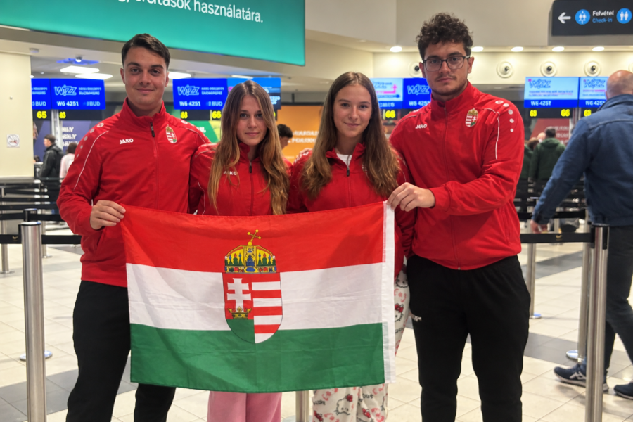 A magyar csapat a reptéren - Fotó: VEDAC